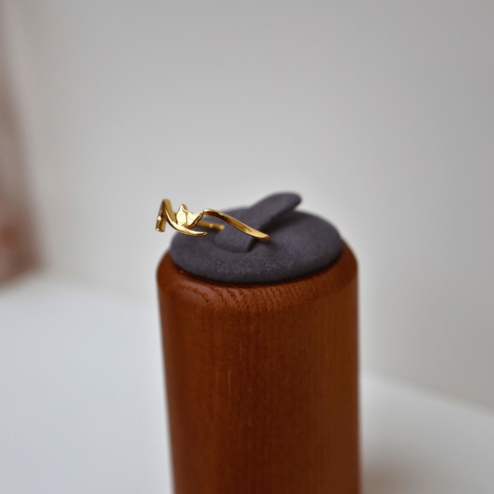 Everley Cat Ring