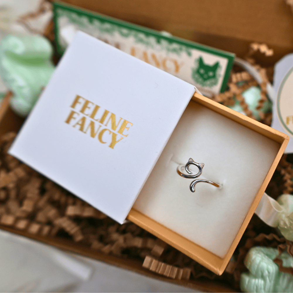 Mary Cat Ring