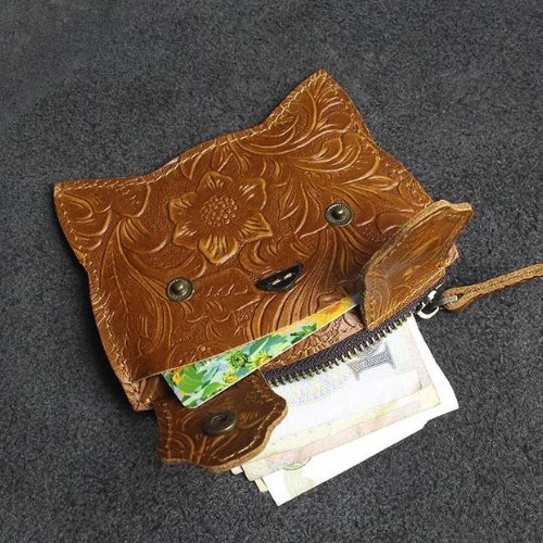 Leather Shy Cat Purse