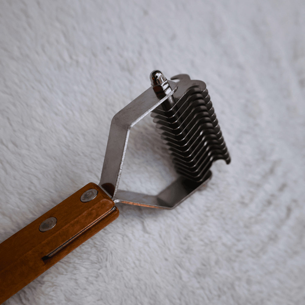 Walnut Knot Comb