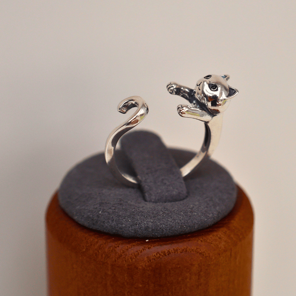 Lily Cat Ring