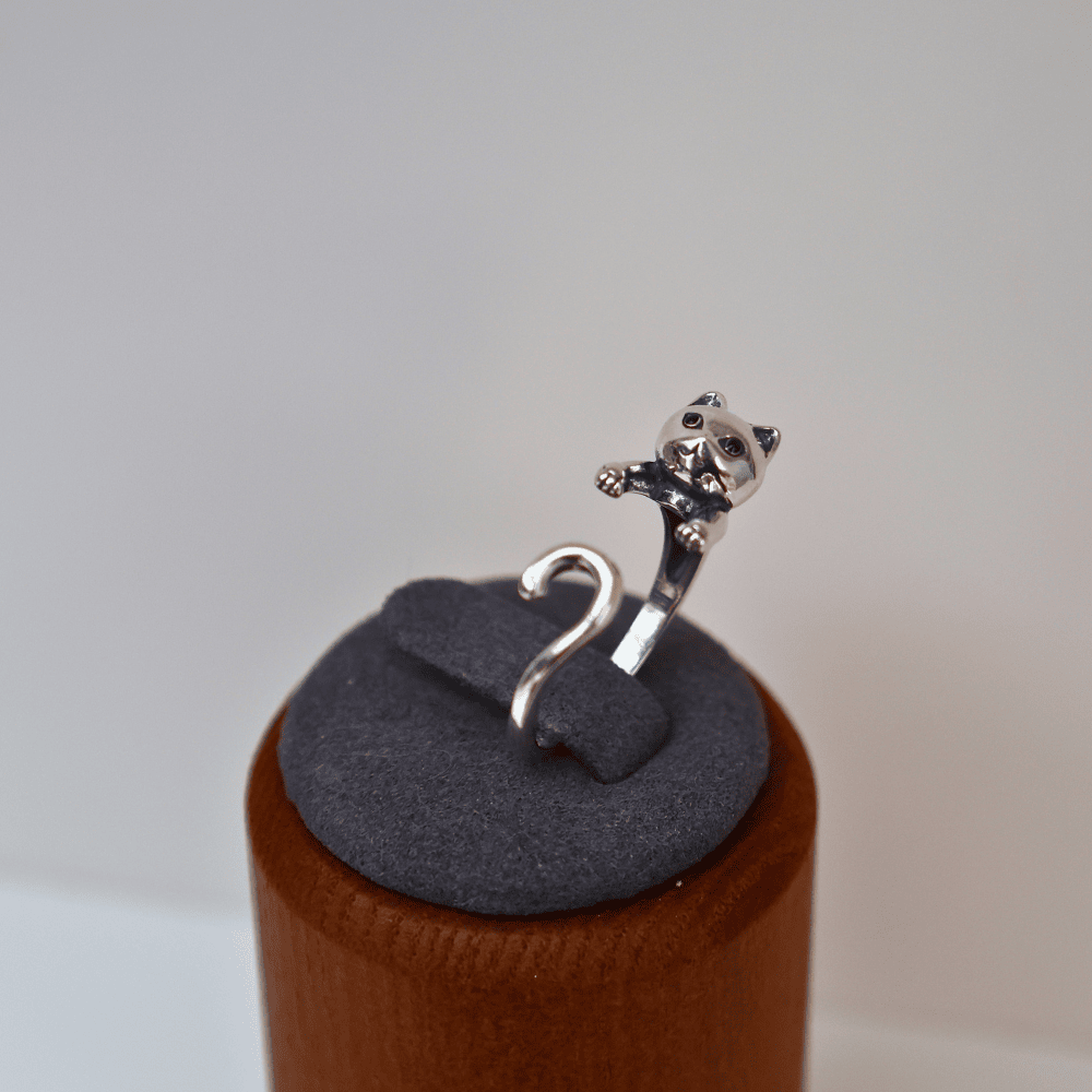 Lily Cat Ring