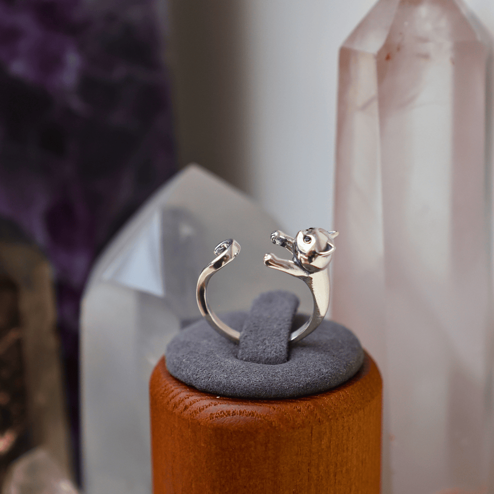 Lily Cat Ring