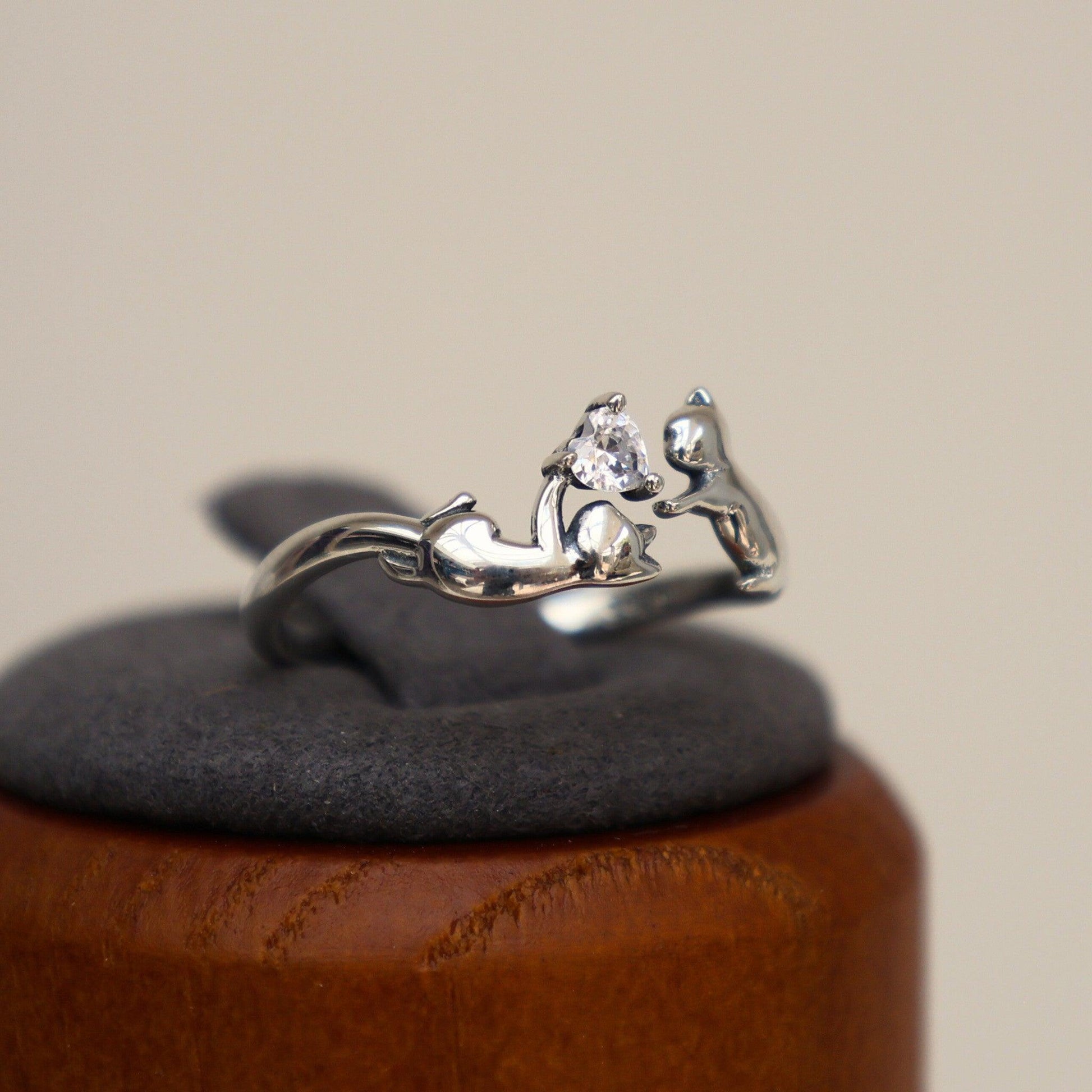 Amore Cat Ring - Feline Fancy