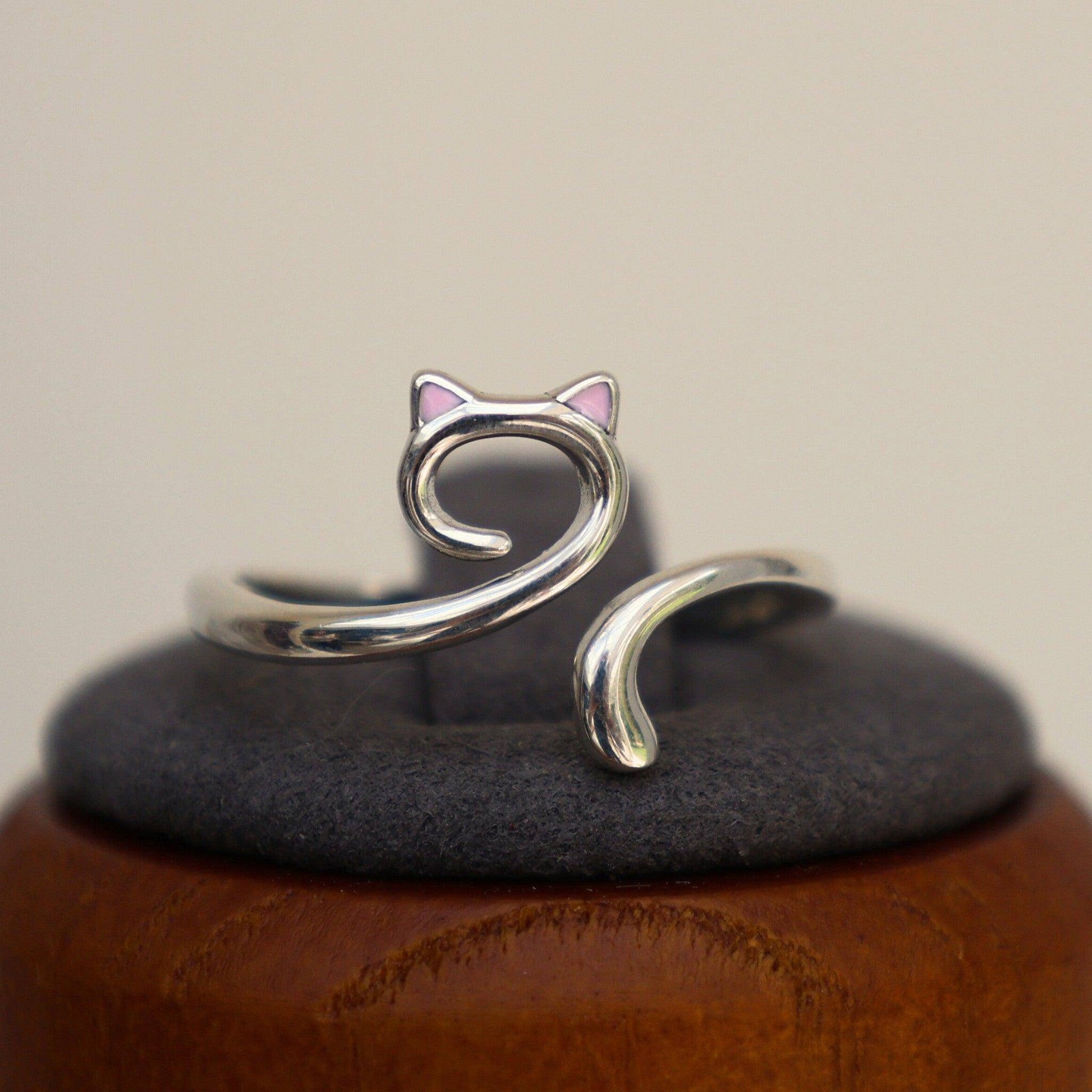 Mary Cat Ring featuring a delicate design with an intricate cat silhouette for a timeless look