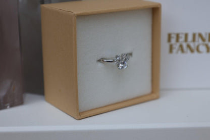 Perfect for everyday wear, the Toe Beans Cat Ring adds a fun feline flair to any outfit