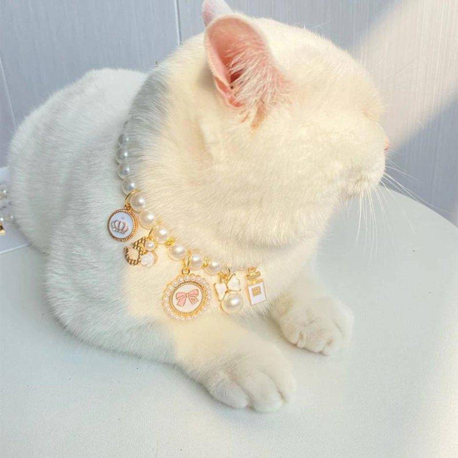 The Pearl Cat Collar combines beauty and durability, offering a secure and comfortable fit for your feline friend