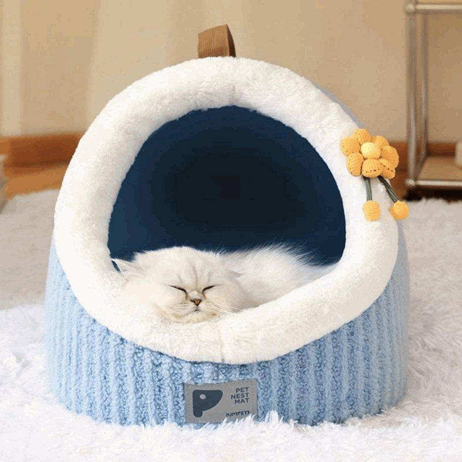 Add a cozy, secure resting space for your cat with the soft, plush Cat Basket Bed, perfect for napping or lounging