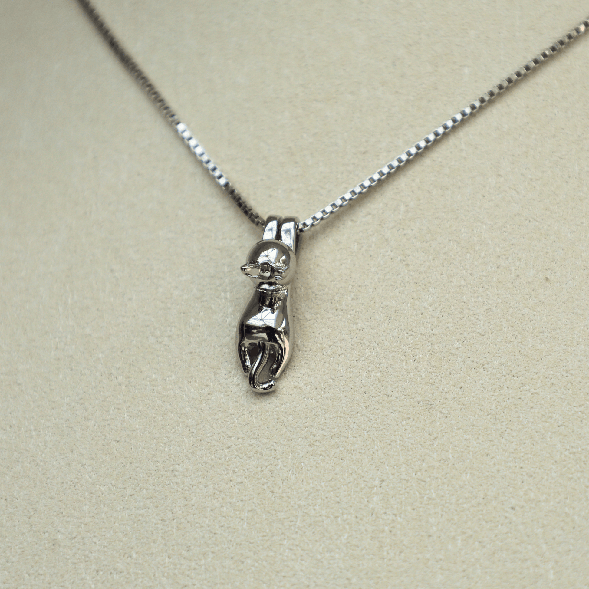 Hold On Cat Necklace - Feline Fancy