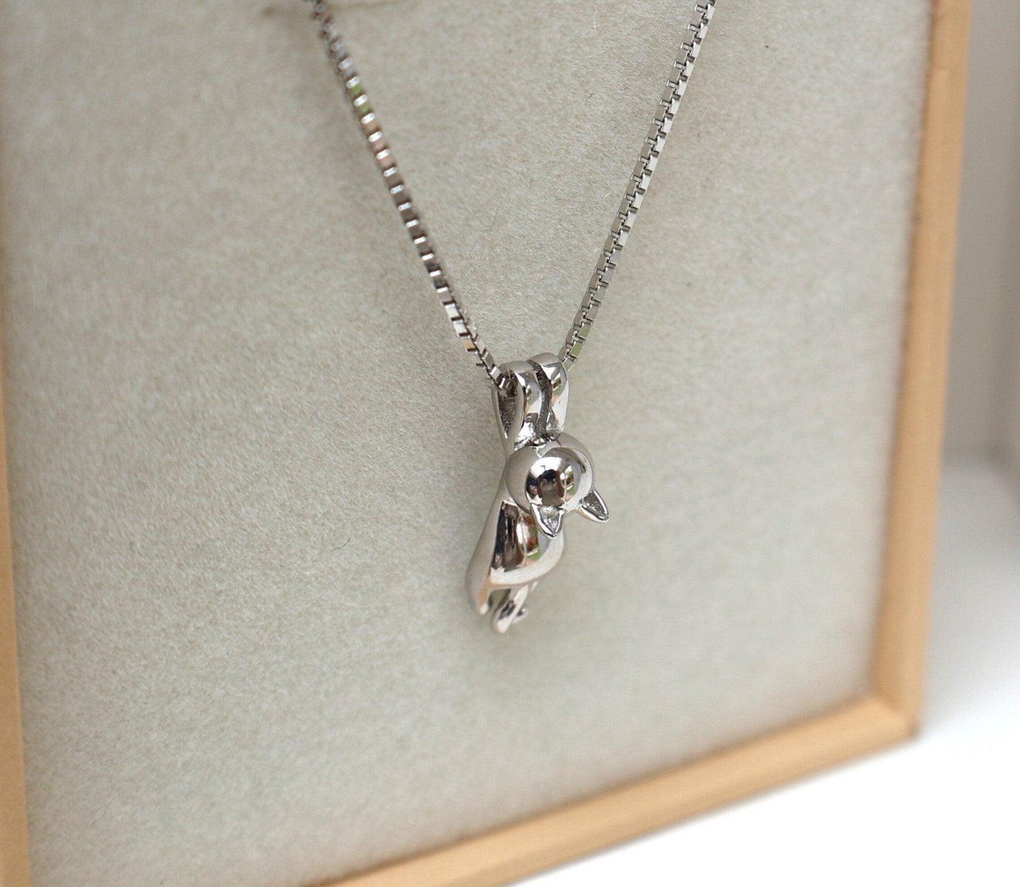 Hold On Cat Necklace - Feline Fancy