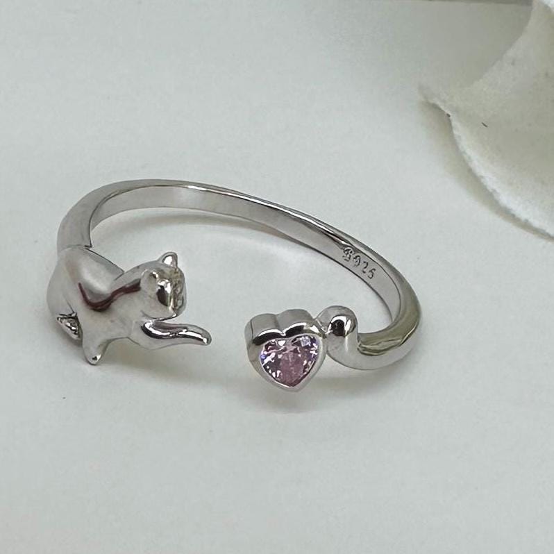 Cecily Cat Ring, Cat Lover Gift Ring, Elegant Animal Ring, Gift for Sister, Gift for Wife, Pet Ring, Kitten Cat Ring, Gifts for Cat Lover